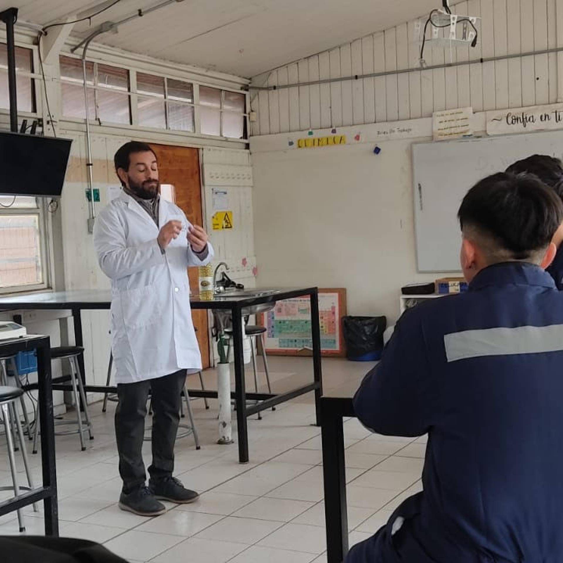 Diego Pino Ramírez, exalumno  y Profesor de Química Industrial del Liceo Domingo Matte Pérez: “Para mí, enseñar ciencias, más que un trabajo es un placer”