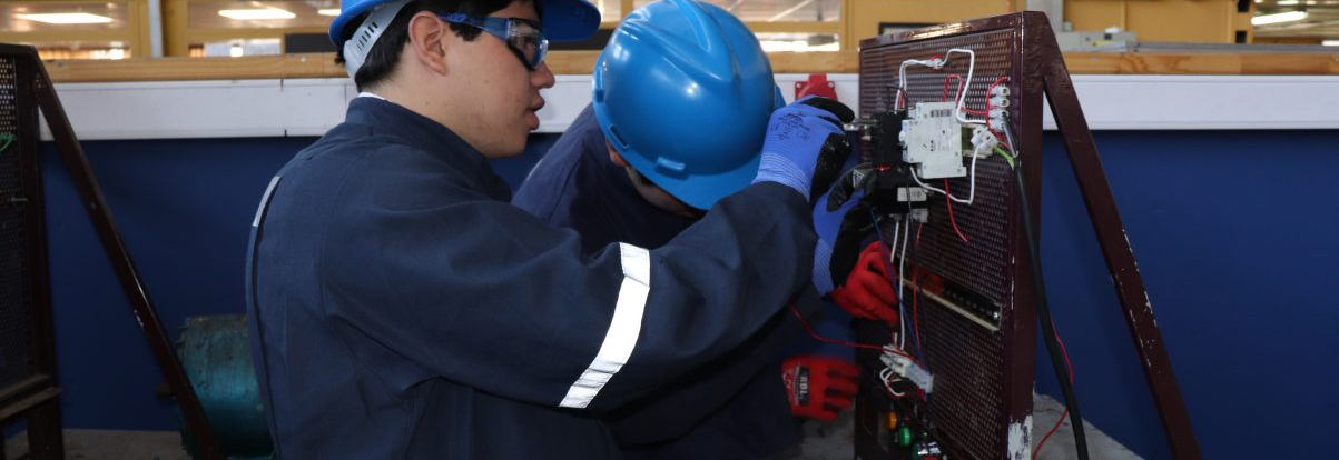 92% De Los Alumnos/As Del Liceo Bicentenario Industrial Vicente Pérez Rosales, Finalizaron Con Éxito Su Práctica Profesional